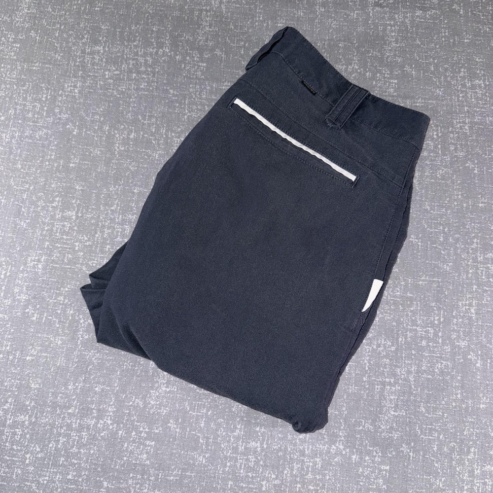 Oakley Pants Mens 32x32 Gray Chino Straight Leg Casual Golf Outdoor Logo